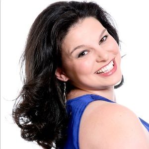 Meet your Posher, Elizabeth!